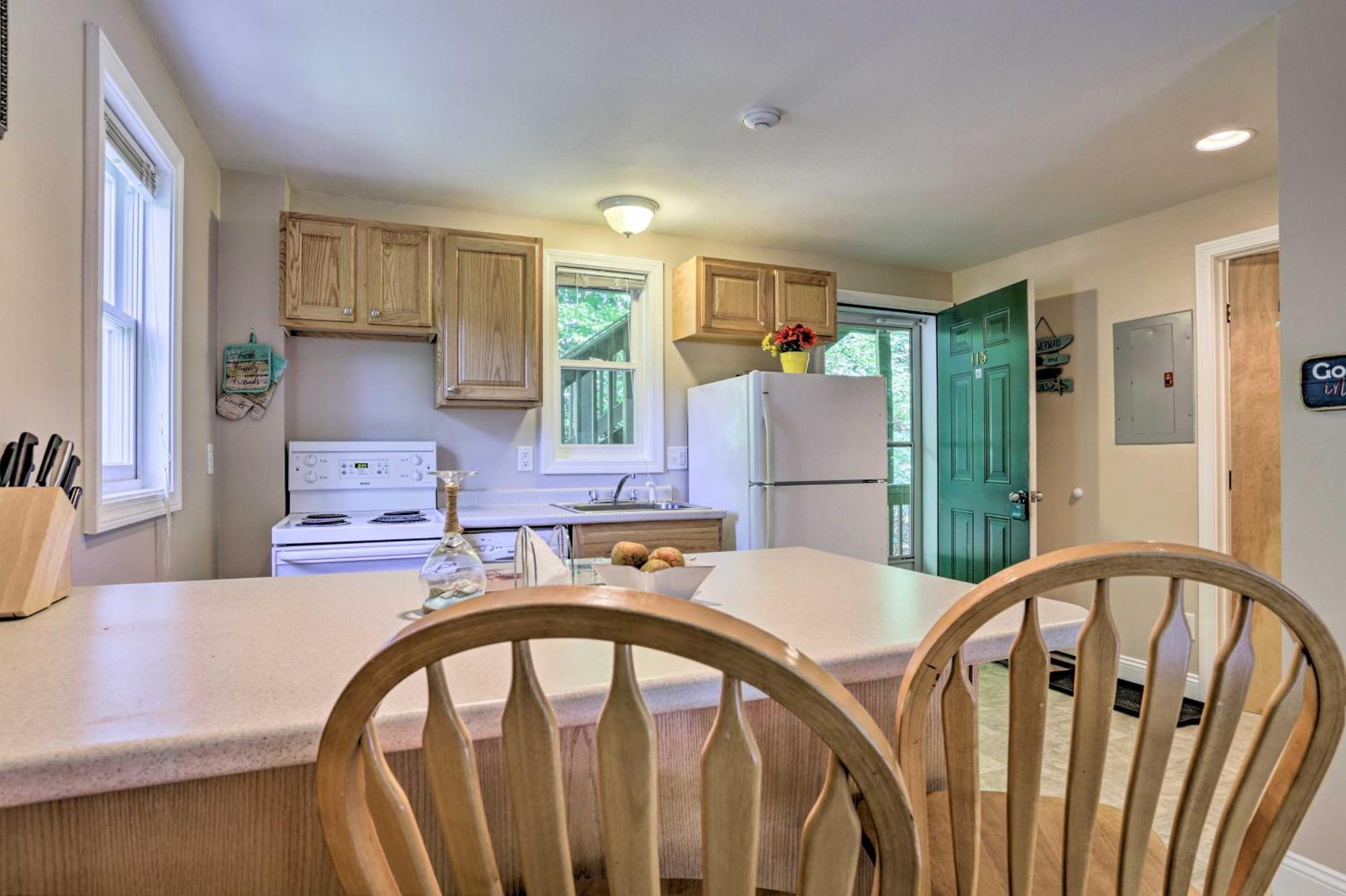 גילפורד Lake Getaway Walk Across Street To Private Beach! מראה חיצוני תמונה